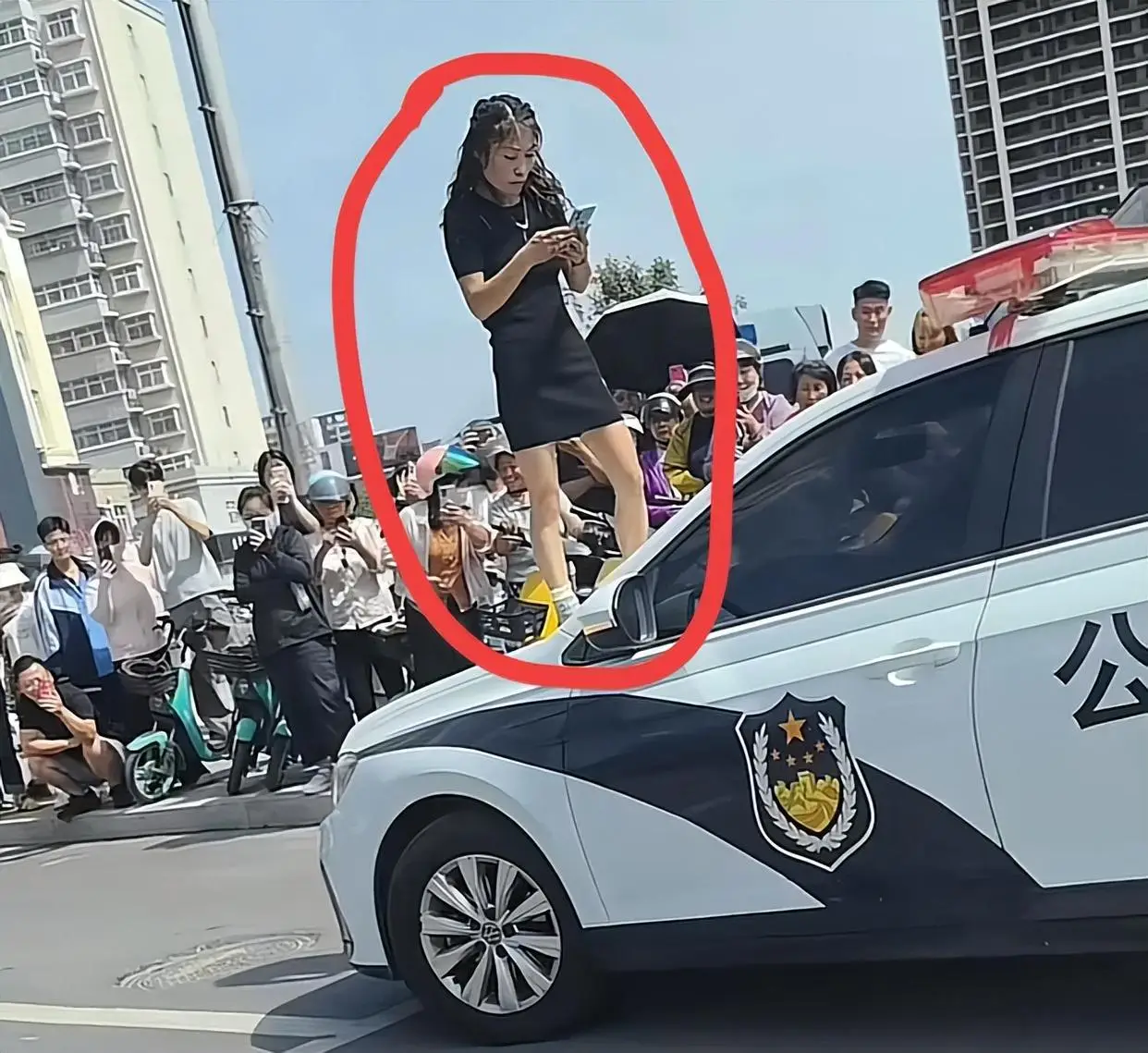 女网红陈某玲真面目曝光_网红女的著名黑料,_美颜滤镜下的照骗现形记